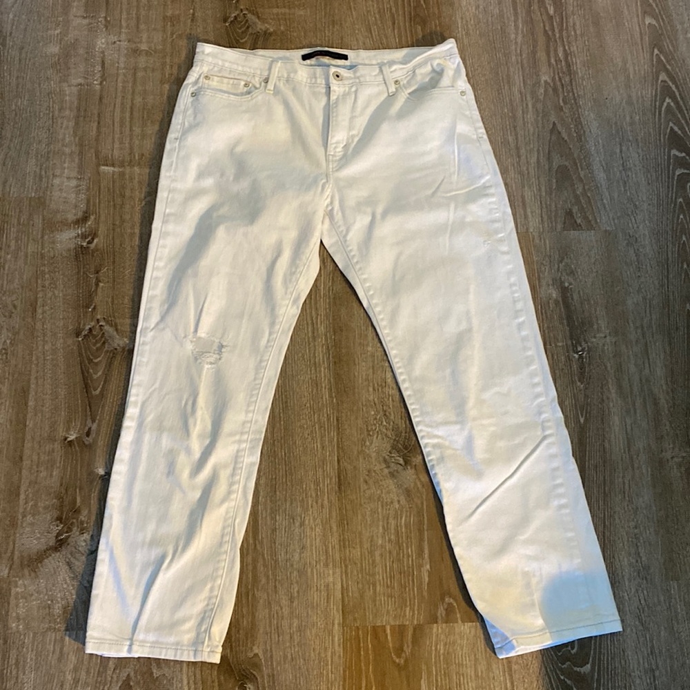 Levi’s white boyfriend jean size 12m, EUC